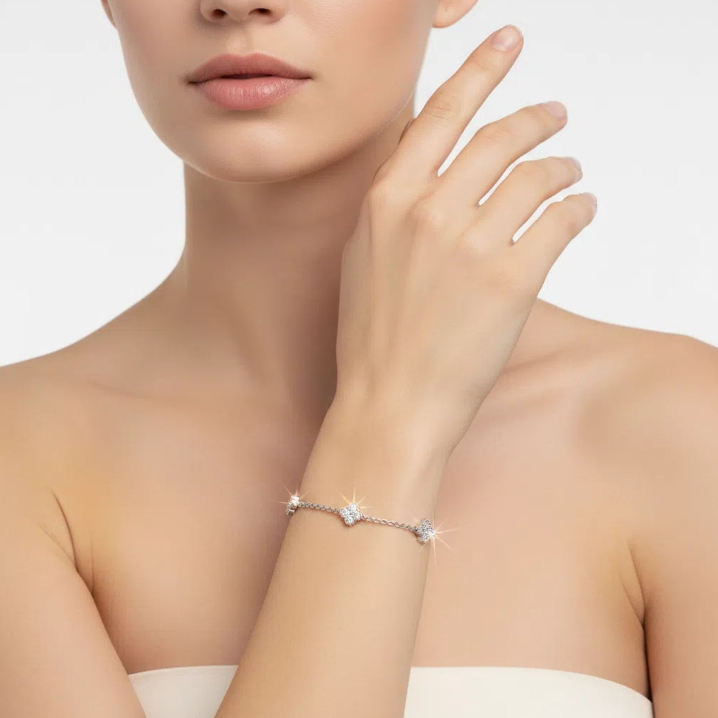 925 Sterling Silver Four Leaf Clover Lucky Bracelet with 20 Moissanite Stones - Adjustable Women's Bracelet for Daily Wear, Ideal Gift for Mother's Day, Women's Day, New Year, Birthday, Anniversary